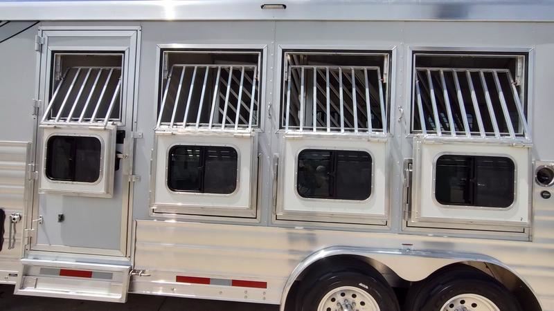 2025 Lakota charger 4 horse side load 15' living quarters