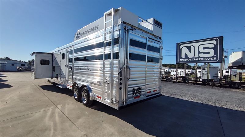 2026 Lakota charger 14' livestock 15' living quarters