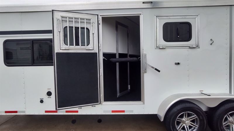 2026 Lakota colt 2 horse 9' living quarters