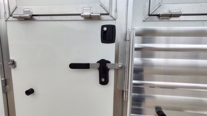 2026 Cimarron 3 horse bumper pull trailer