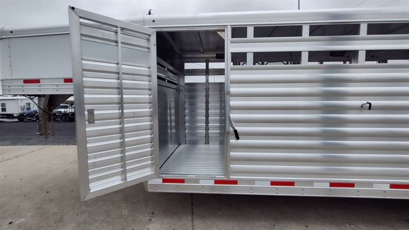 2026 Exiss 24' livestock gooseneck trailer