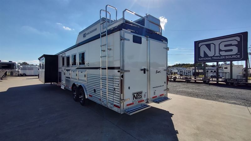 2026 Bison silverado 4 horse side load 17' living quarters