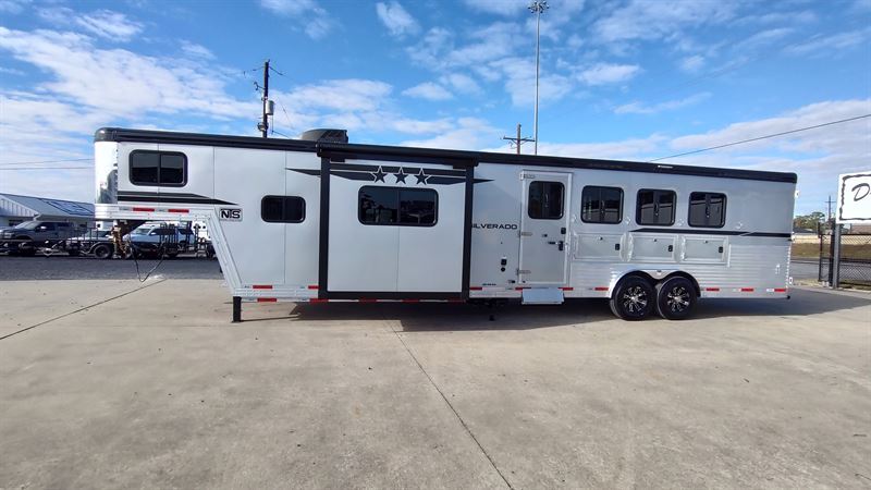 2026 Bison silverado 4 horse 13' living quarters