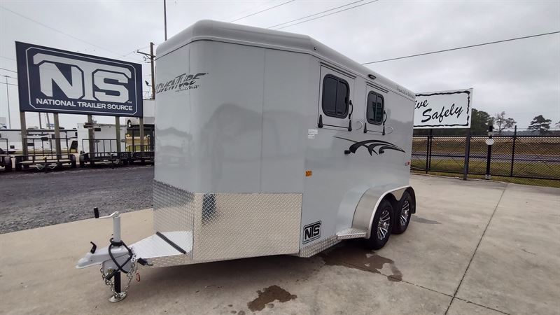 2026 Trails West 2 horse bumper pull trailer