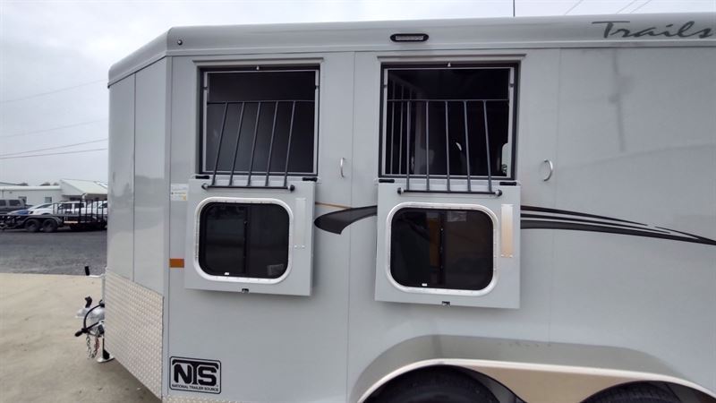 2026 Trails West 2 horse bumper pull trailer