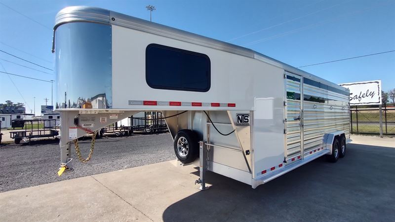 2026 Cimarron 24' livestock gooseneck trailer