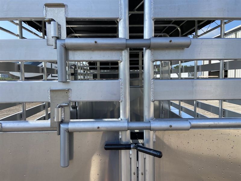 2026 W-W 20' livestock gooseneck trailer