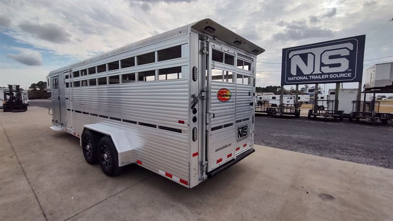 2022 Sundowner 24' livestock gooseneck trailer