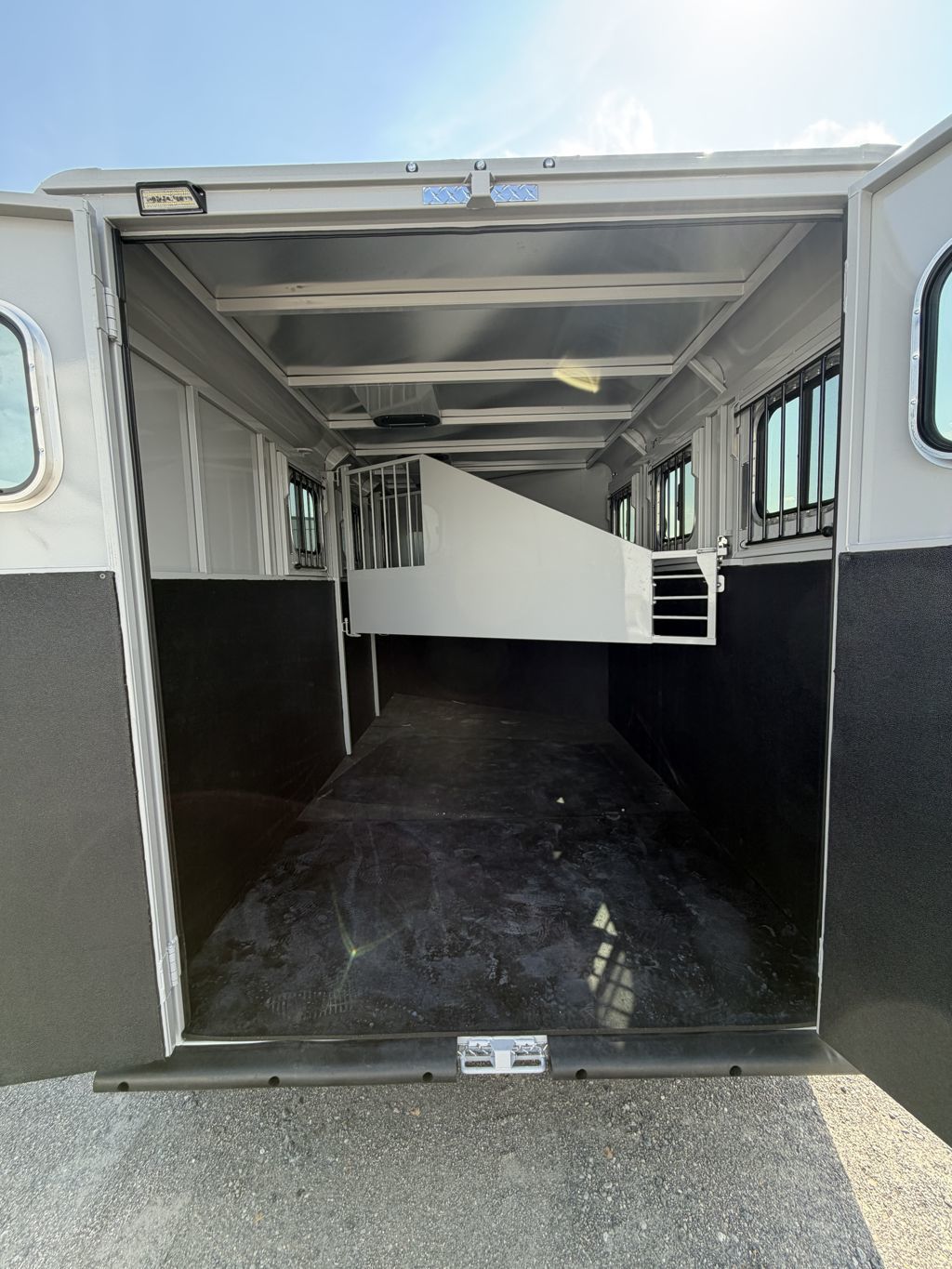 Trailer Photo 7