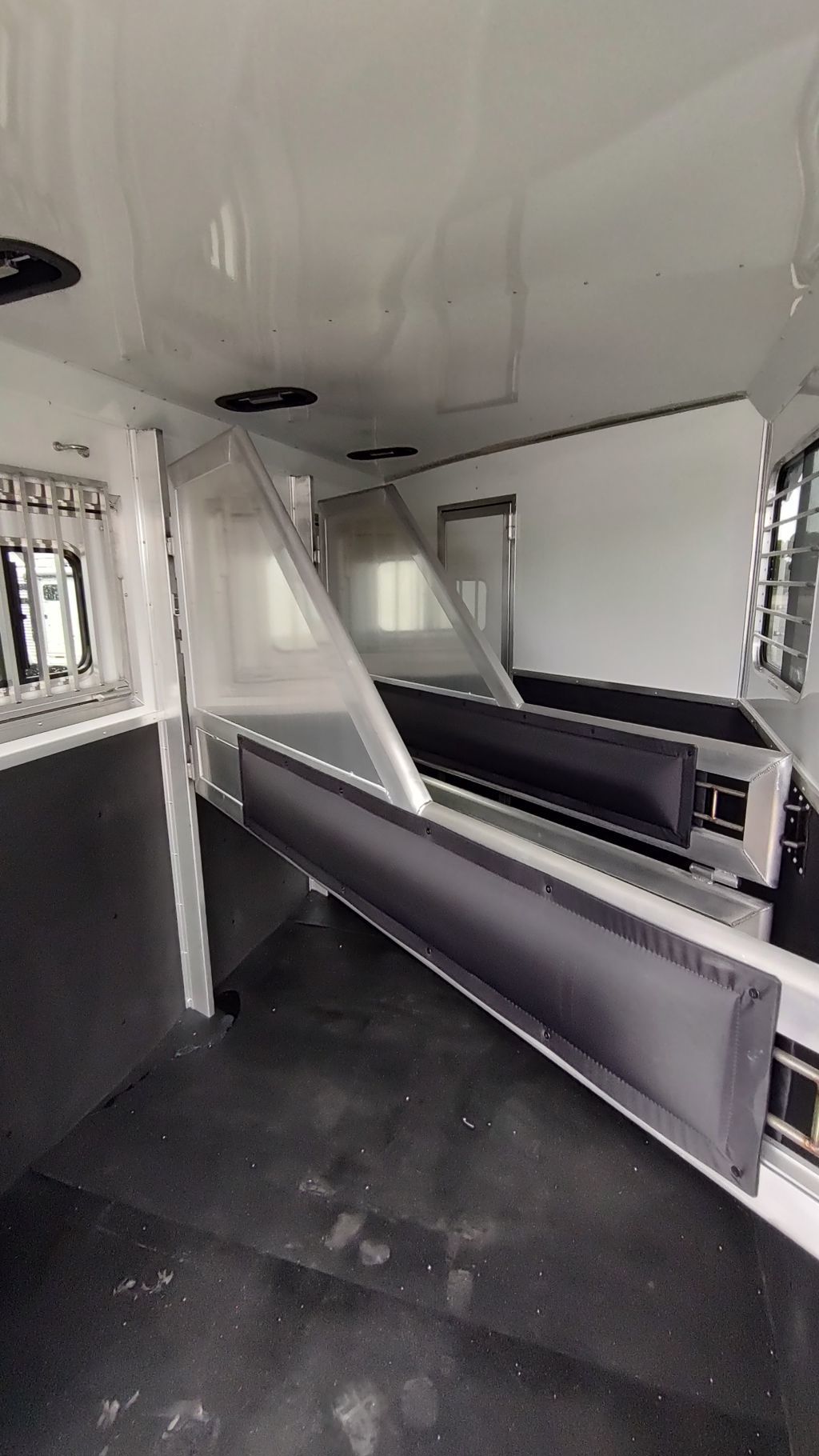 Trailer Photo 15
