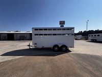 2026 3 horse Shadow 3 Horse Bumper Pull Trailer
