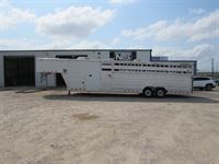 2015 Stock horse Cimarron 30' Livestock Gooseneck Trailer