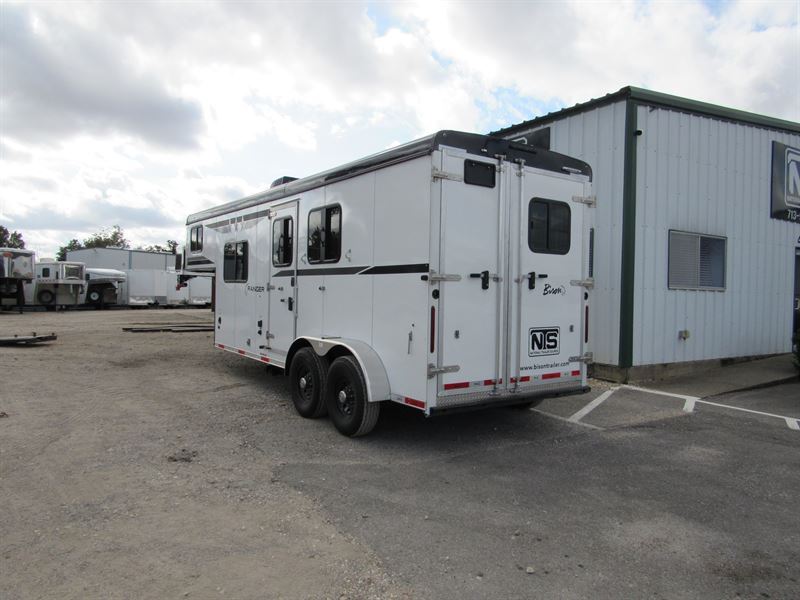 2026 Bison ranger 2 horse 6' living quarters