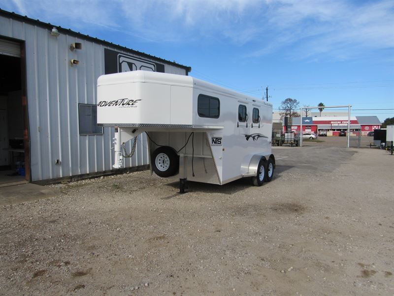 2026 Trails West 2 horse gooseneck trailer