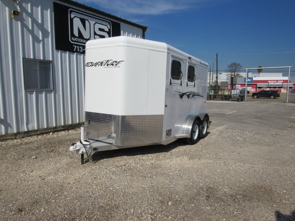 2026 Trails West 2 horse bumper pull trailer