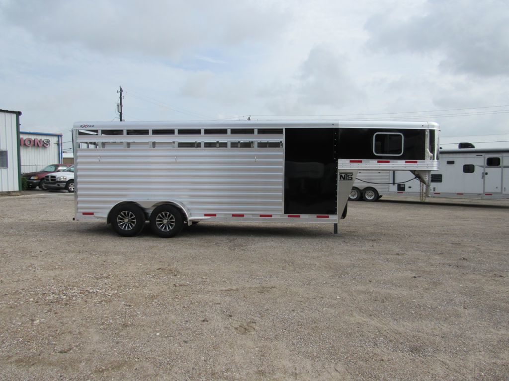 Trailer Photo 13