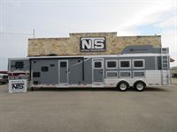 2025 4 horse Lakota Trailers Charger 4 Horse Side Load with 15' Living Quarters