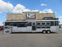 2026 4 horse Lakota Trailers Charger 4 Horse Side Load with 13' Living Quarters