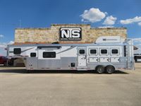 2026 4 horse Lakota Trailers Charger 4 Horse Side Load with 15' Living Quarters