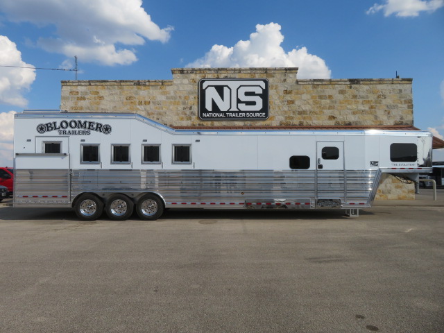 2026 Bloomer 5 horse side load with 13'9" outlaw conversions