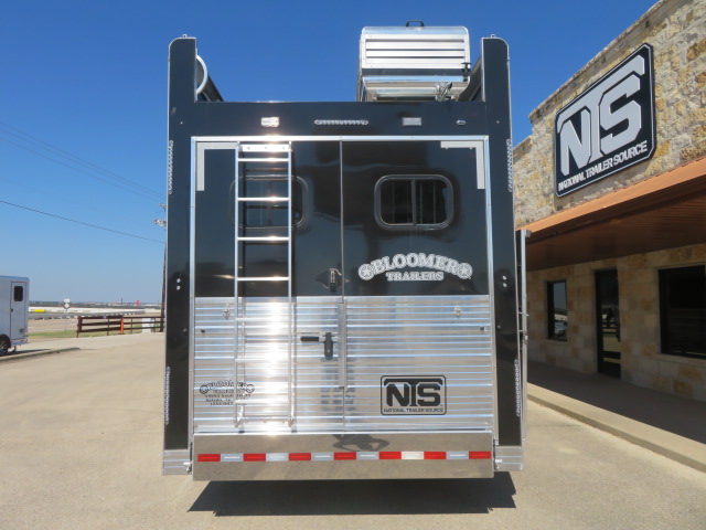 2026 Bloomer 5 horse side load with 17'9" outlaw conversions