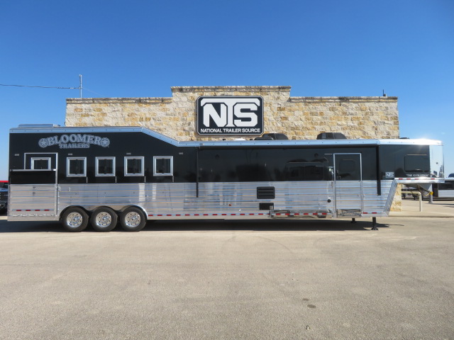 2026 Bloomer 5 horse side load with 17'9" outlaw conversions