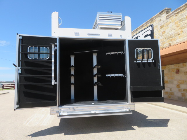 2026 Bloomer 6 horse side load with 14'9" outlaw conversions