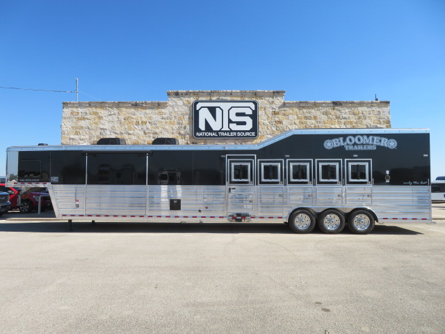 2026 Bloomer 5 horse side load with 17'9" outlaw conversions