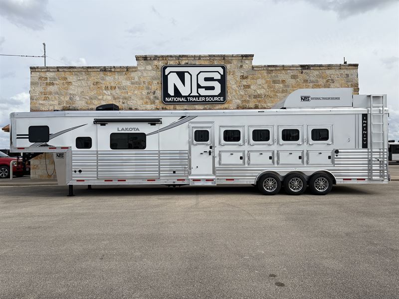 2026 Lakota infinity 5 horse side load 13' living quarter