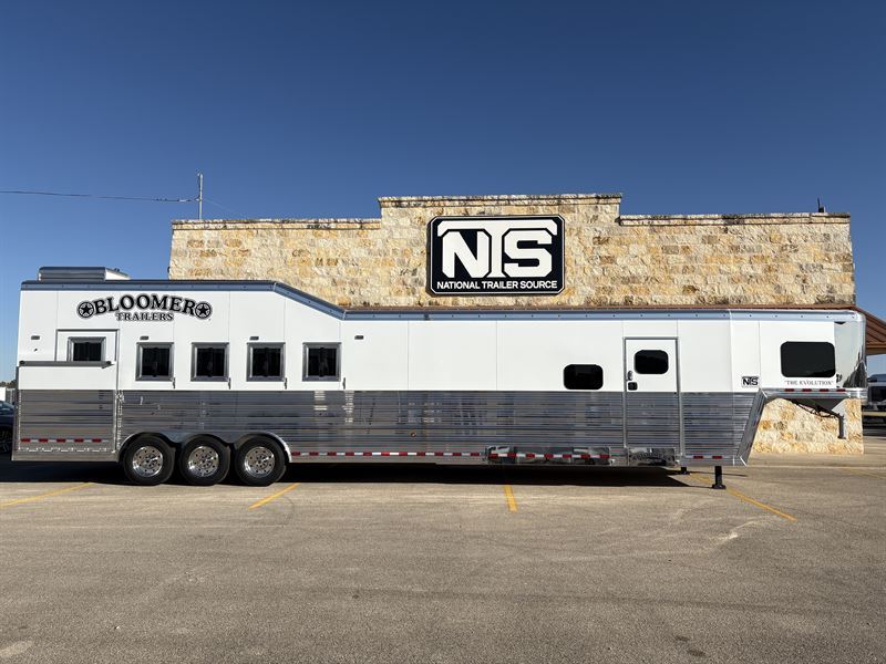 2026 Bloomer 5 horse side load with 16'6" outlaw conversions