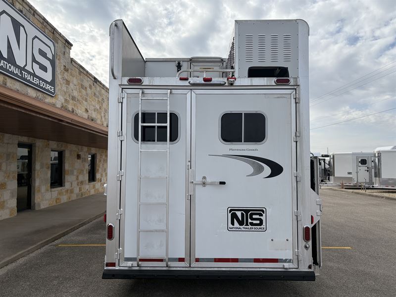 2016 Platinum Coach 4 horse side load 16' living quarters