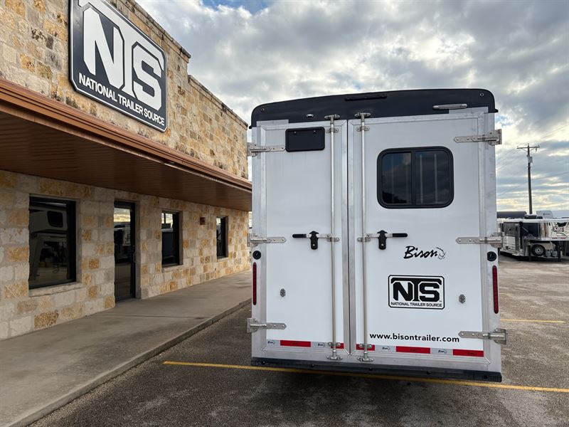 2026 Bison silverado 3 horse 8' living quarters