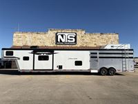 2026 Stock horse Bison Trail Hand 15' Livestock 15' Living Quarters