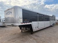 2015 5 horse Bloomer 5 Horse Side Load with 21' Outlaw Conversions
