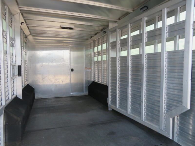 2023 smc laramie 14' livestock 14' living quarters