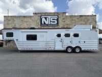 2019 3 horse Cimarron 3 Horse Side Load 14' Living Quarters