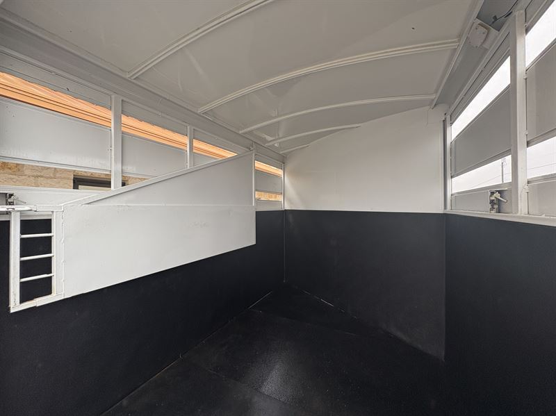 2024 Titan 2 horse bumper pull trailer