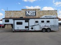 2022 3 horse Bison Ranger 3 Horse 11' Living Quarters