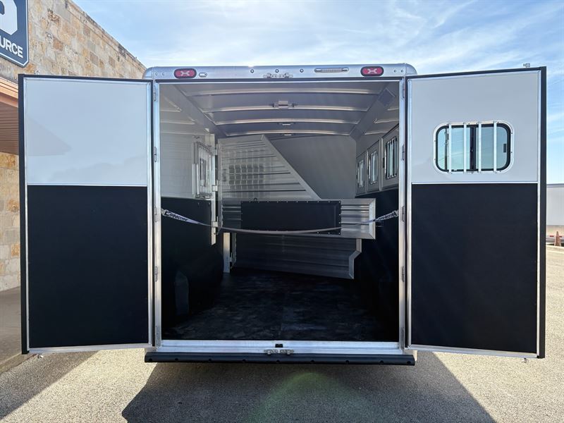 2026 Cimarron 3 horse bumper pull trailer