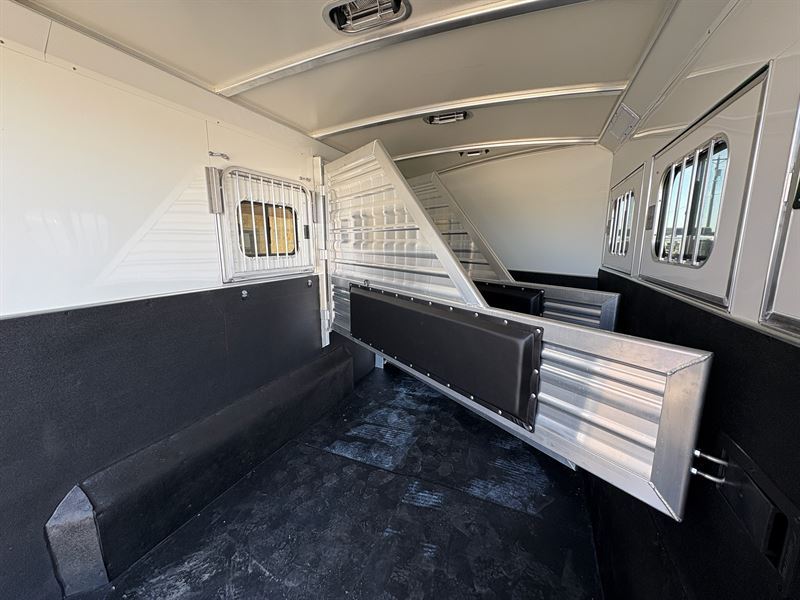 2026 Cimarron 3 horse bumper pull trailer