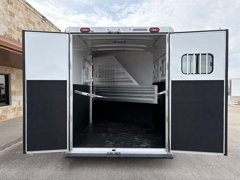 2026 Cimarron 2 horse bumper pull trailer