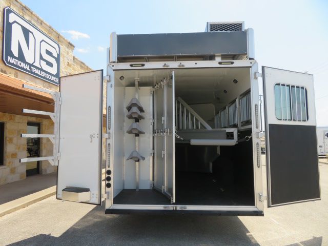 2023 smc laramie 4 horse 11' living quarters
