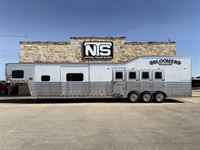 2026 4 horse Bloomer 4 Horse Side Load with 17'9" Outlaw Conversions