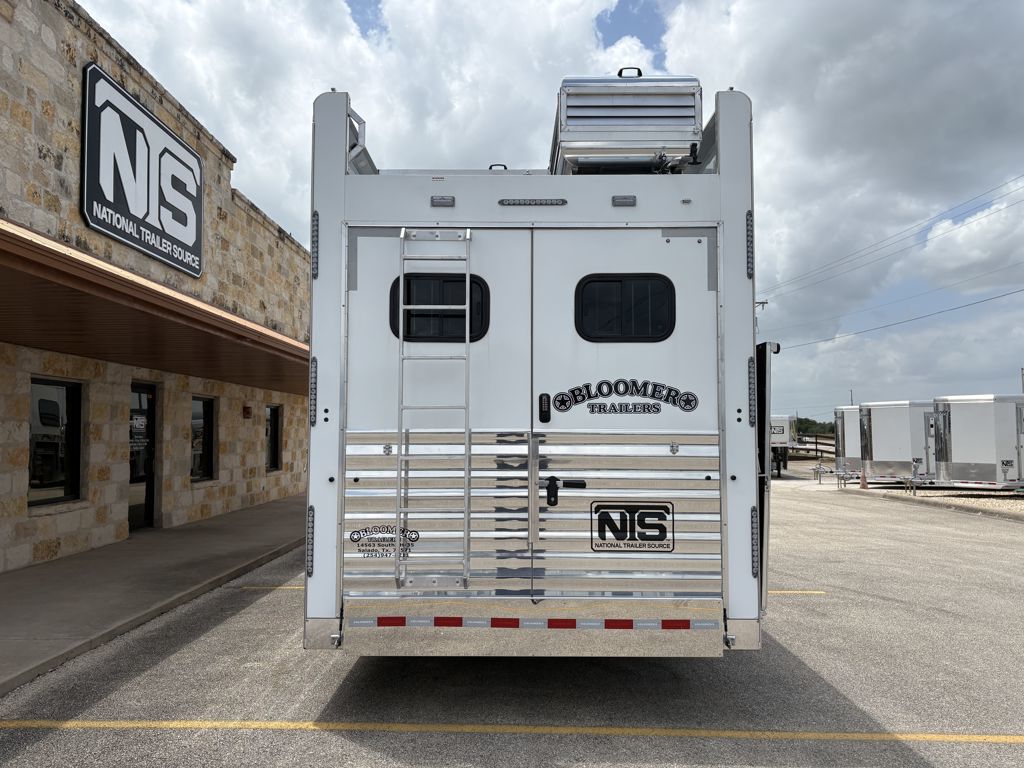 2026 Bloomer 4 horse side load with 17'9" outlaw conversions