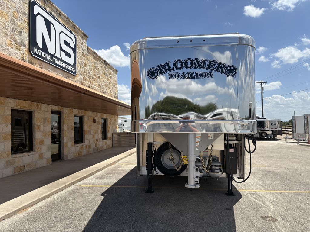2026 Bloomer 4 horse side load with 13'9" outlaw conversions