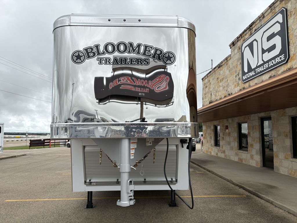 2026 Bloomer 4 horse side load with 18' outlaw conversions