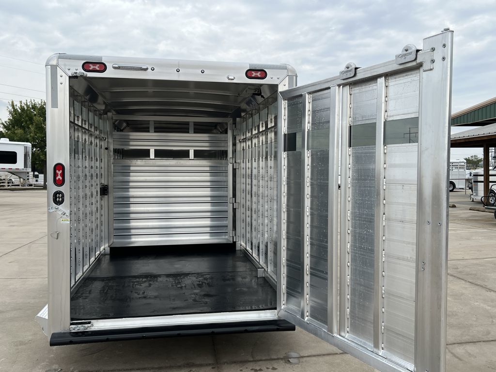2026 Cimarron 24' livestock gooseneck trailer