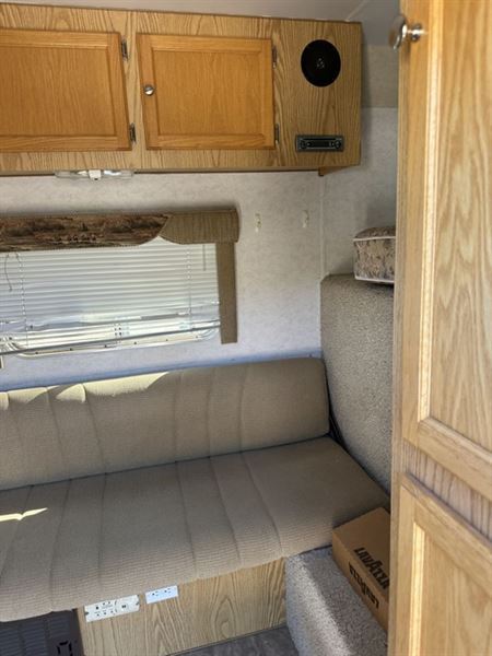 2005 Logan Coach