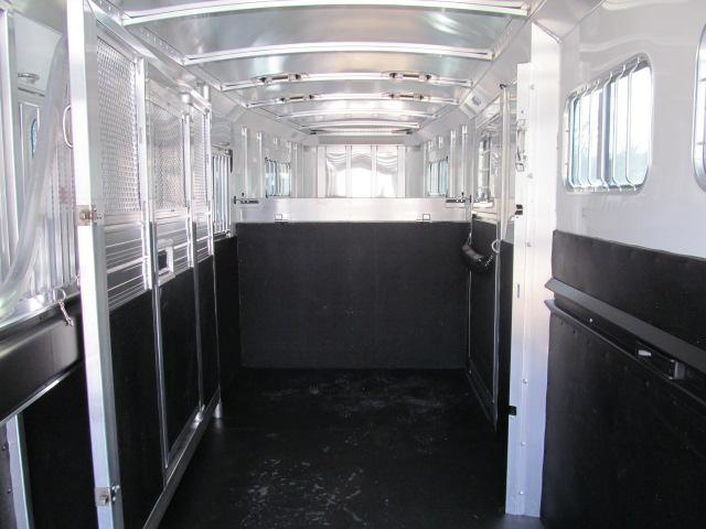 Trailer Photo 10