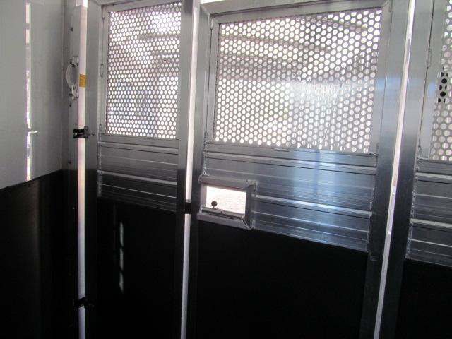 Trailer Photo 11
